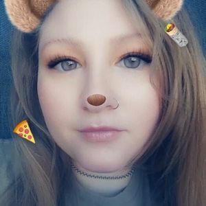 Meet your Posher, Emilee